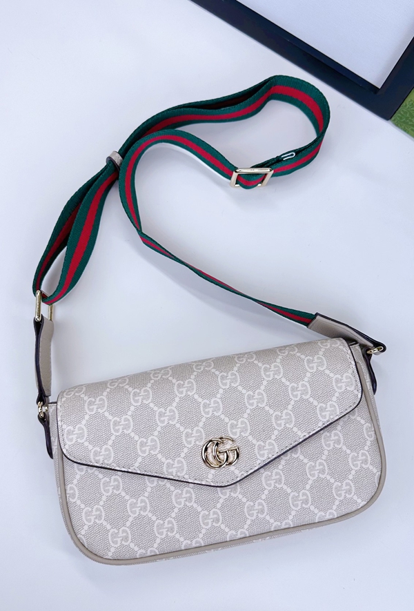 激安グッチバッグコピー角部分ディテール